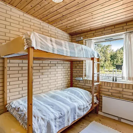 Cozy In Veslos With House Sea View